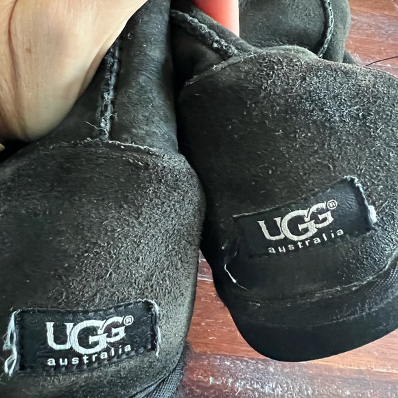 Women’s Uggs - Picture 10 of 11